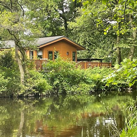Riverbank Lodge Dollar Exterior photo